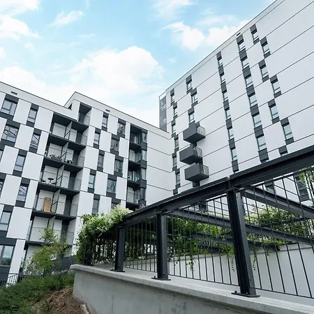 Nowoczesny Dla 2 Doroslych I 2 Dzieci Parking By Renters Lejlighed