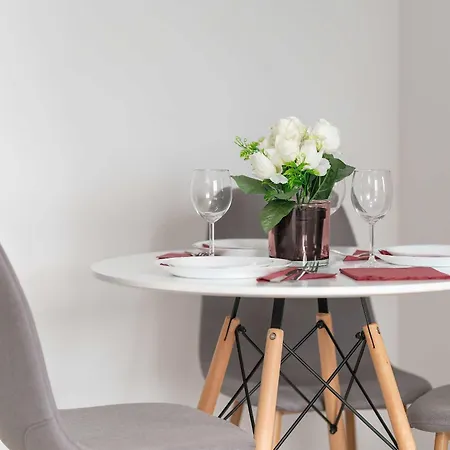 Apartment Nowoczesny Dla 2 Doroslych I 2 Dzieci Parking By Renters *