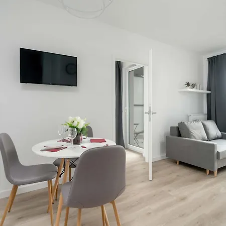 Apartment Nowoczesny Dla 2 Doroslych I 2 Dzieci Parking By Renters